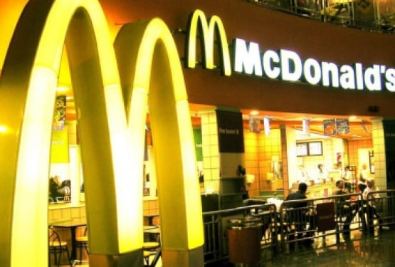 Angajari la McDonald's: Restaurantele din Germania cauta romani. Vezi ce salarii ofera